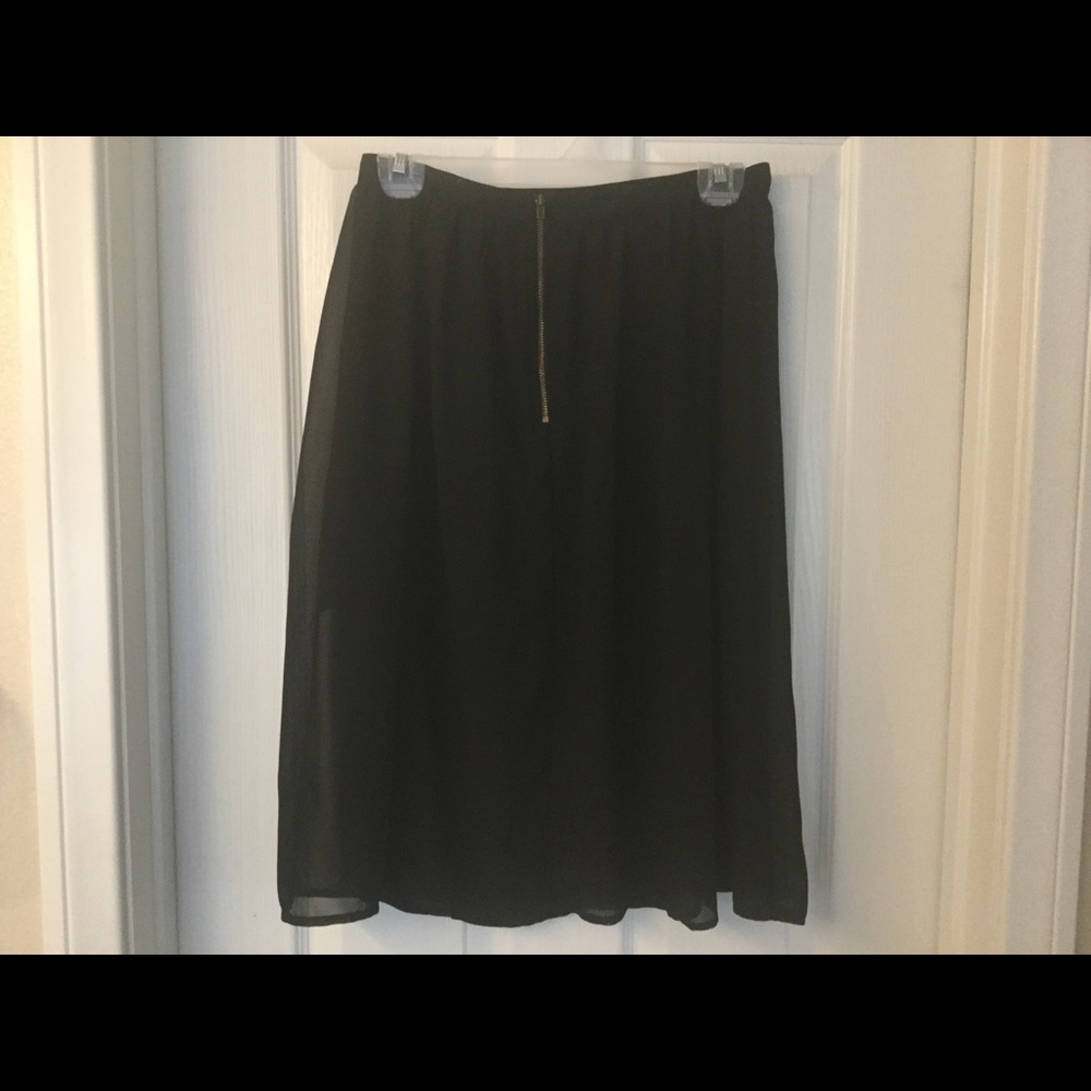 Urban Outfitters skirt 🔥